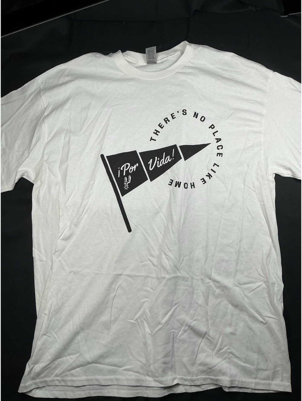 Gildan XL White T-Shirt with Por Vida and Lucky Eagle Casino